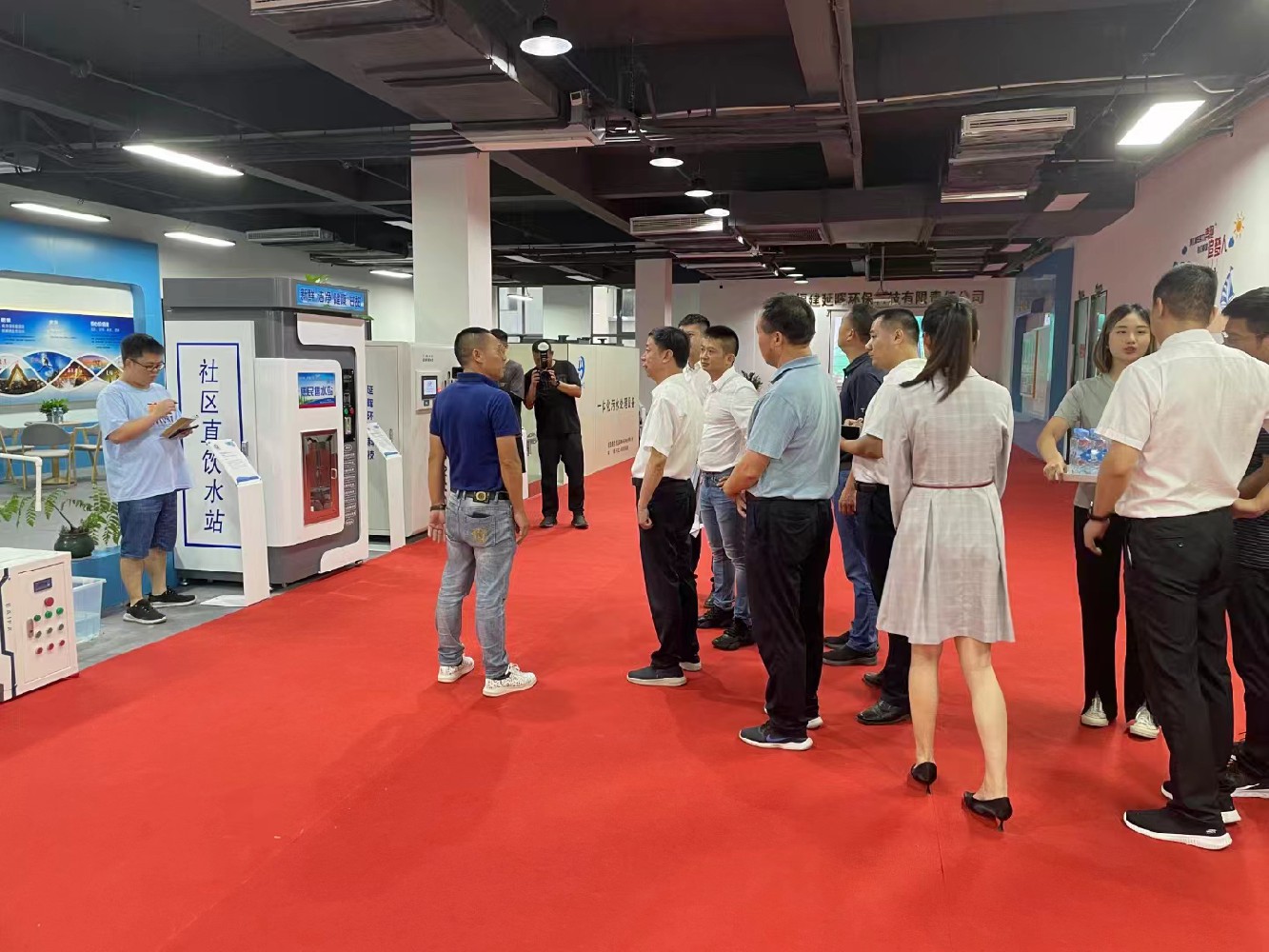 福清市人民政府吴永忠市（左三）来2024新澳门原料免费1参观